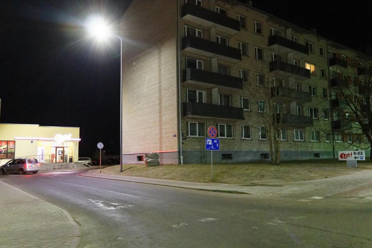 Studio Apartment Valmiera Luaran gambar